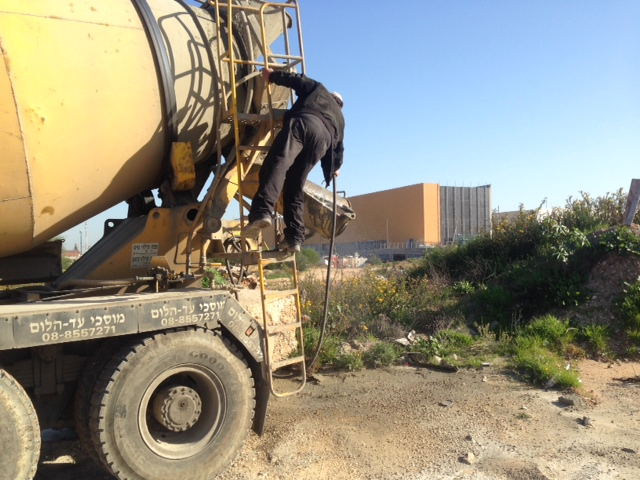 _PublishingImages_%D7%A9%D7%98%D7%99%D7%A4%D7%AA%20%D7%9E%D7%A9%D7%90%D7%99%D7%AA2.bmp (1)