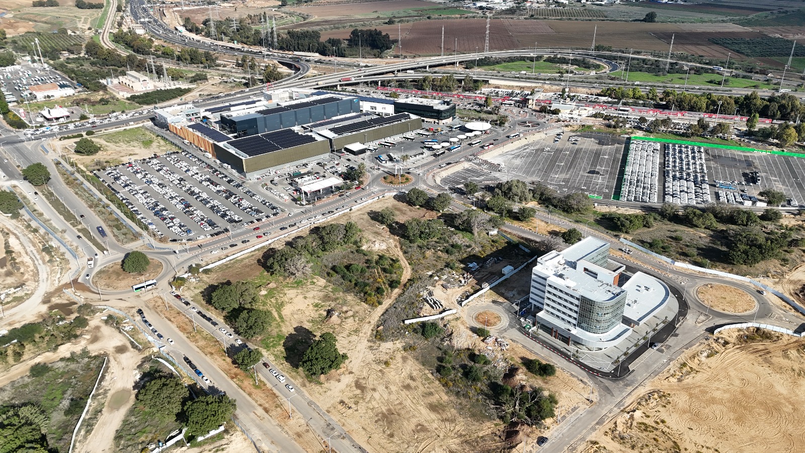 חניה ברכבת.jpeg