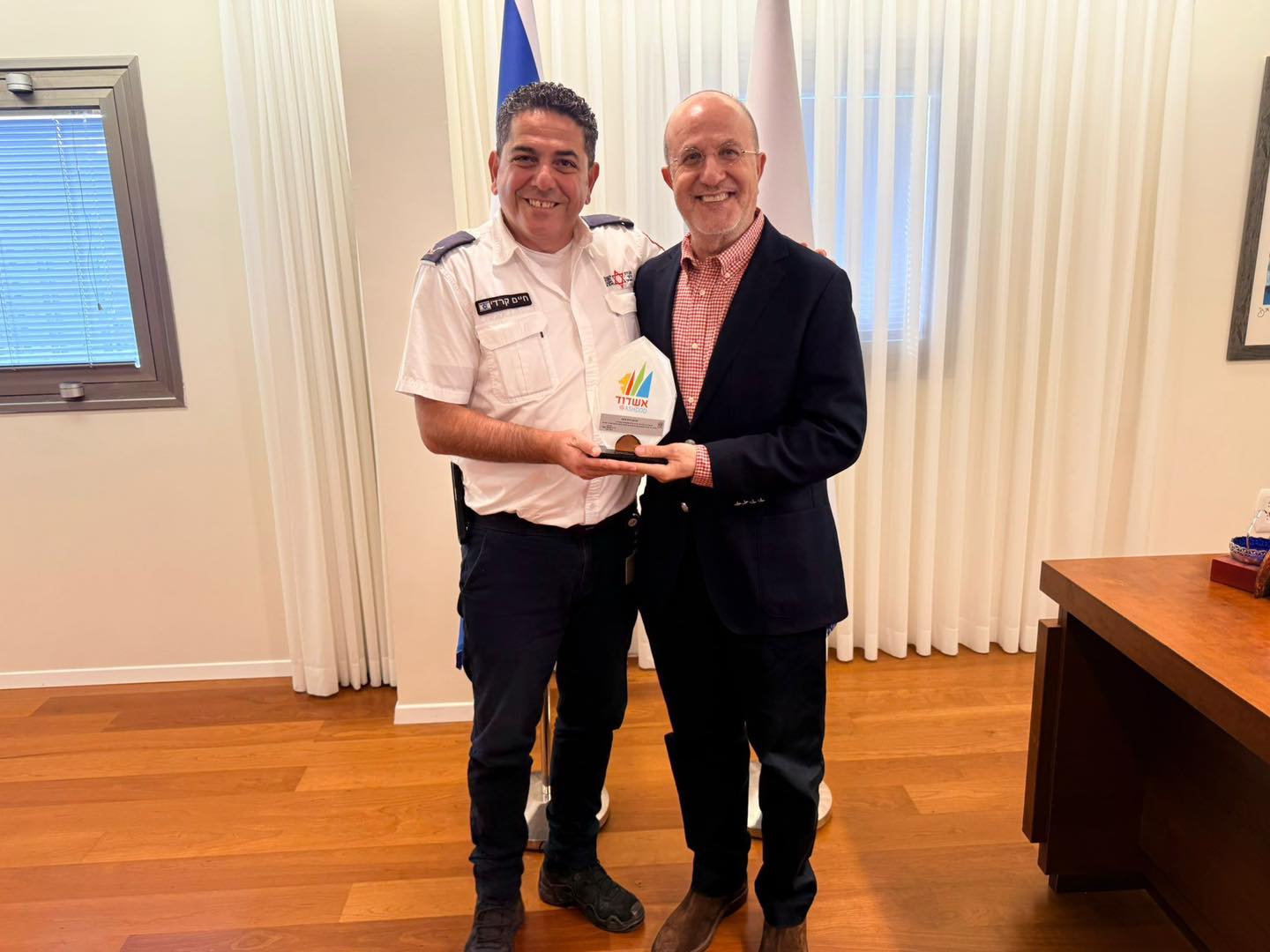 לסרי וכראדי