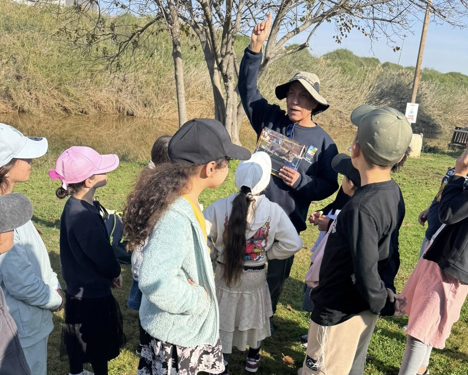 תלמידים מסיירים