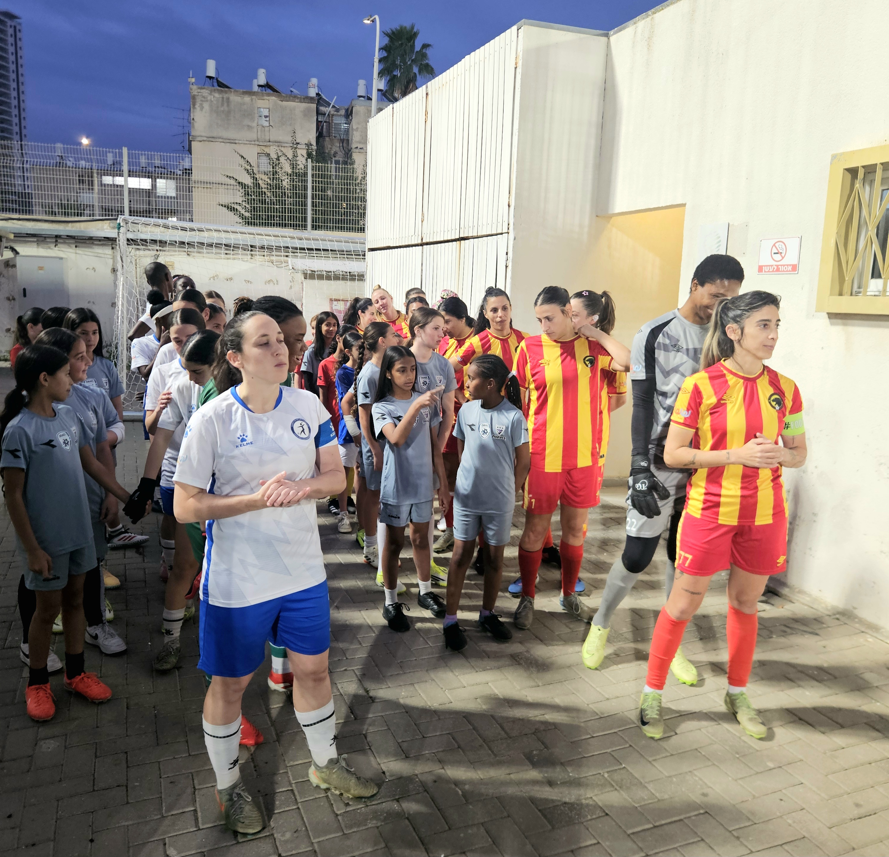 כדורגל נשים